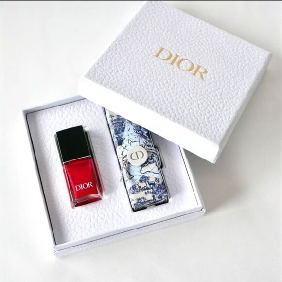 Dior Makeup Set Limited Edition-NIB - Picture 1 of 8
